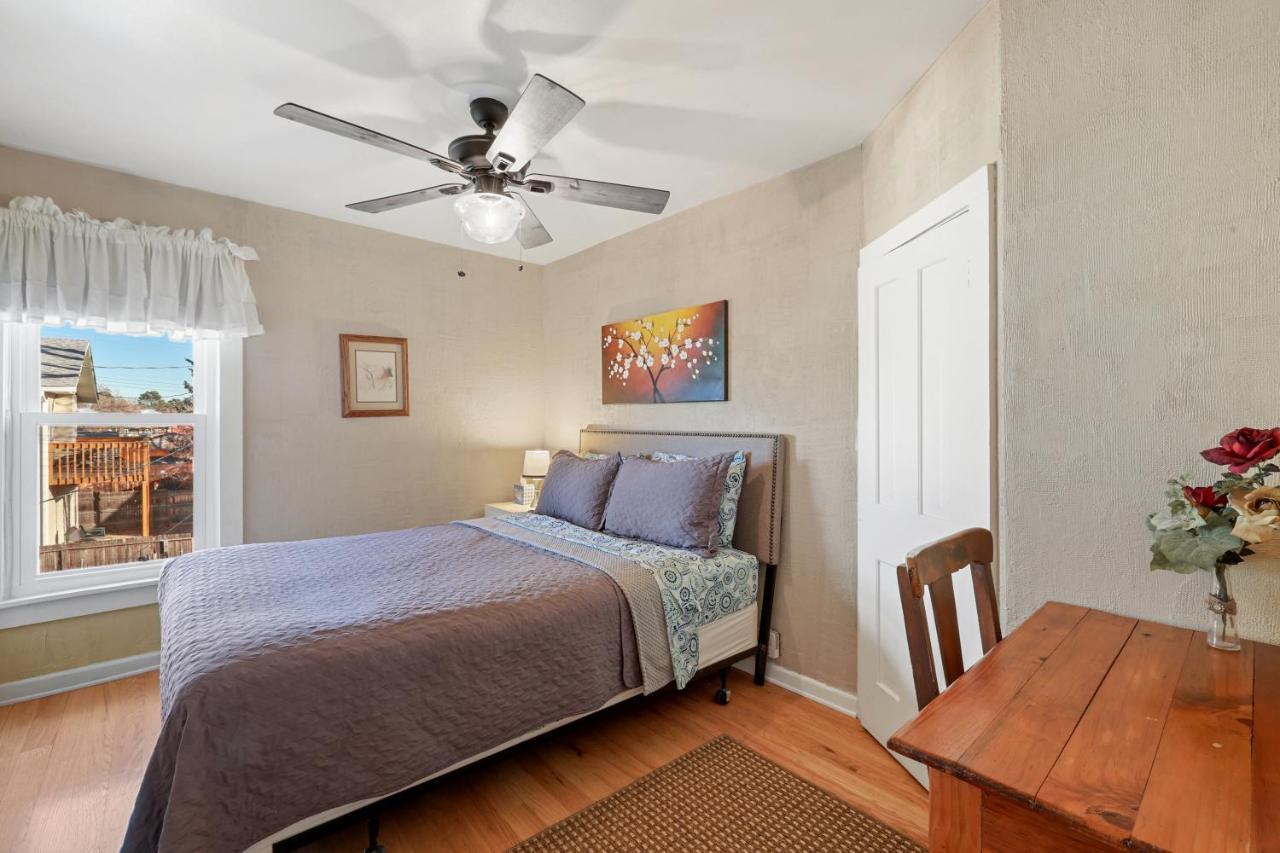 Garden City House With Hot Tub Κολοράντο Σπρινγκς Εξωτερικό φωτογραφία